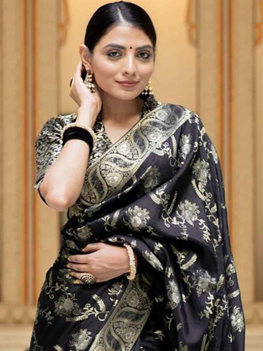 Black Banarasi Soft Silk Handwoven Wedding Festival Heavy Border Saree