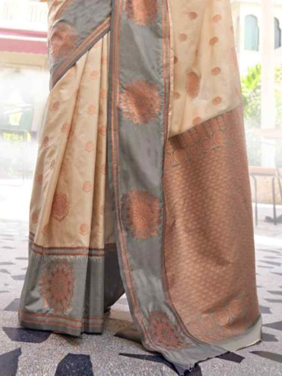 Beige Cotton Silk Handwoven Festival Wedding Heavy Border Saree