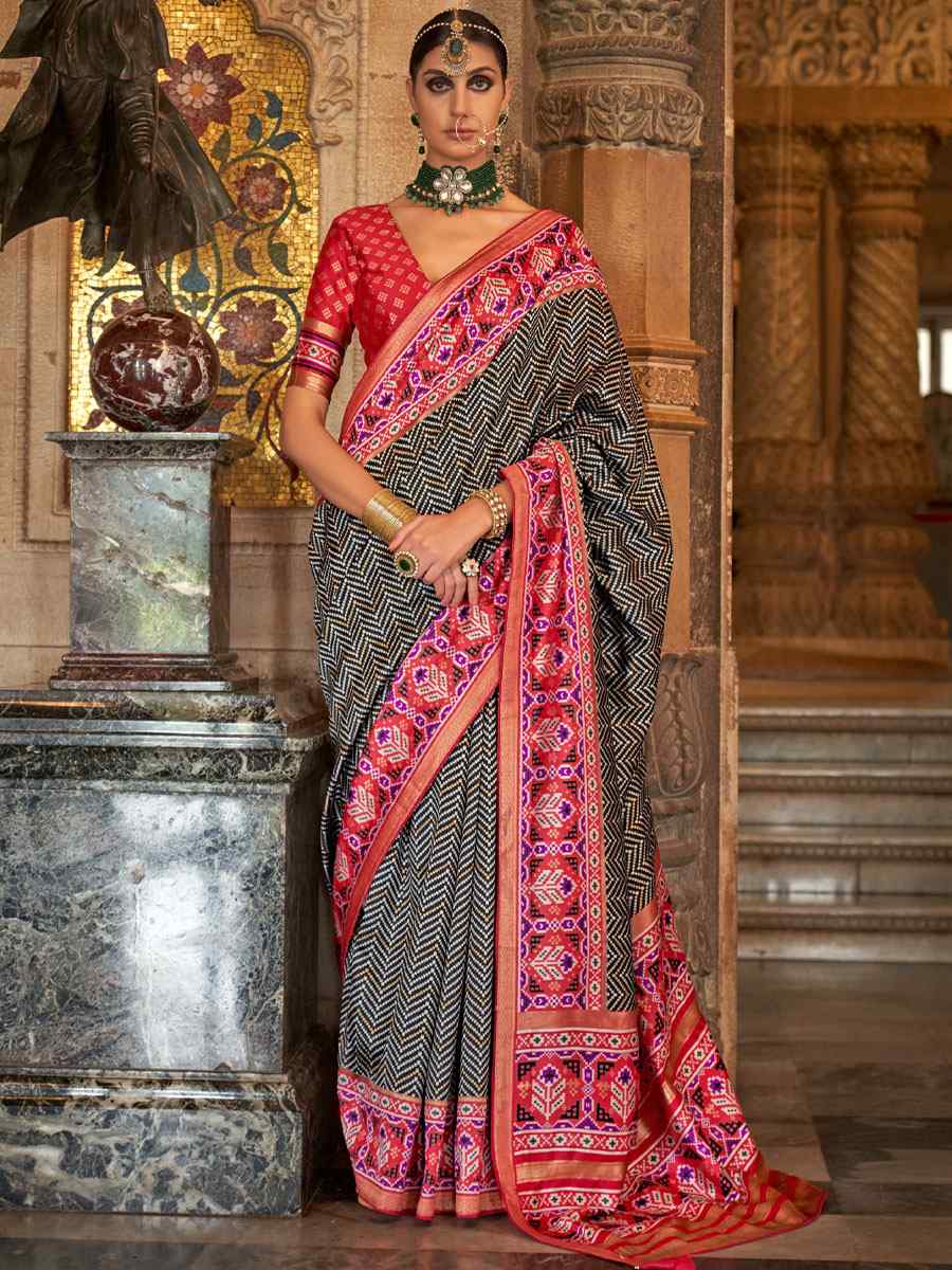 Black Banarasi Silk Handwoven Wedding Festival Heavy Border Saree