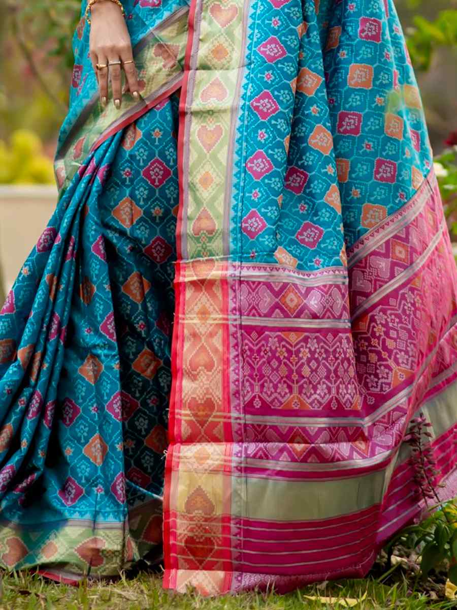 Firozi Banarasi Silk Handwoven Festival Casual Classic Style Saree