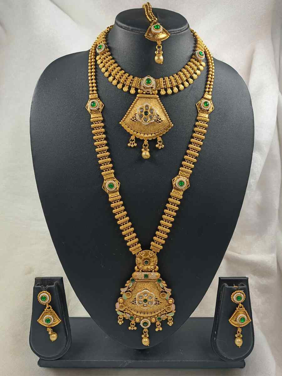 Gold Alloy Festival Wear Kundan Necklace