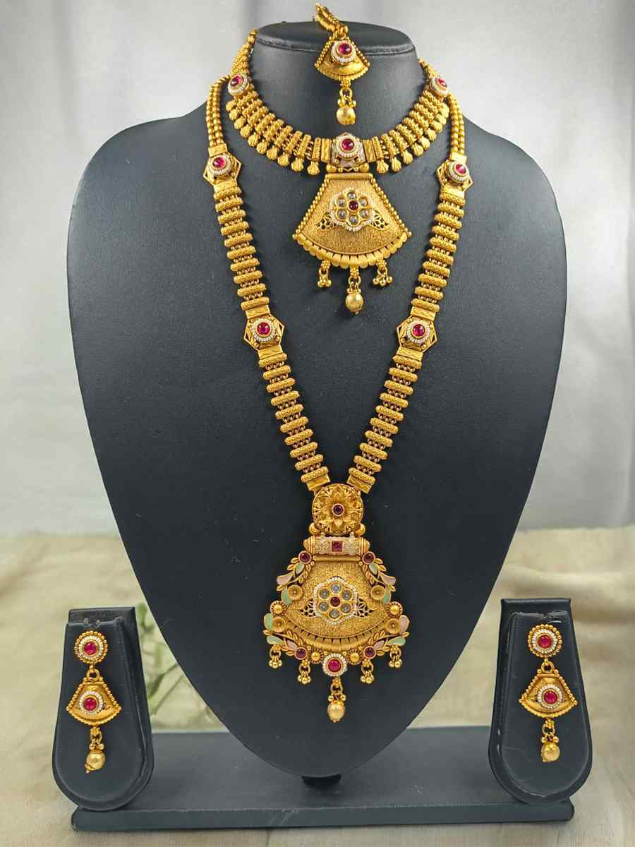 Gold Alloy Festival Wear Kundan Necklace