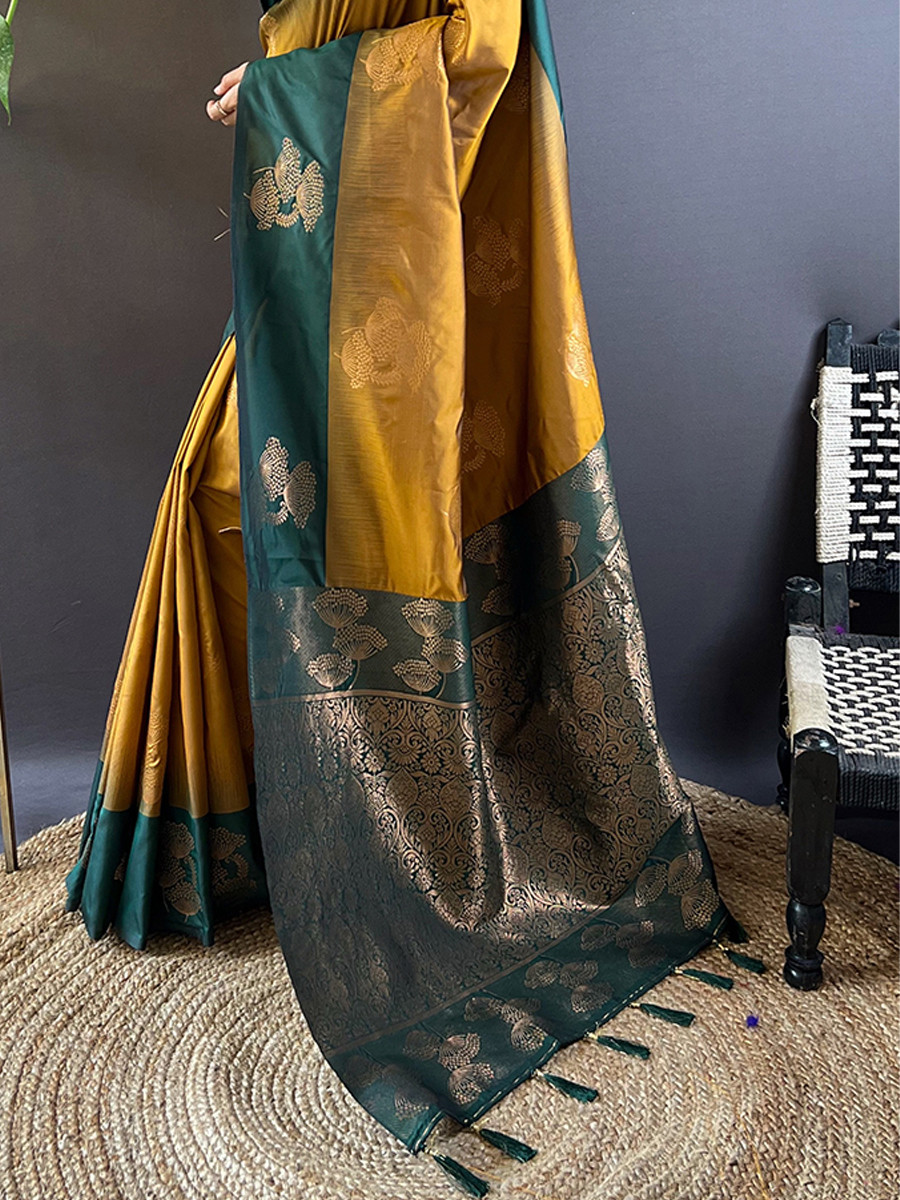 Gold Soft Silk Handwoven Festival Wedding Heavy Border Saree