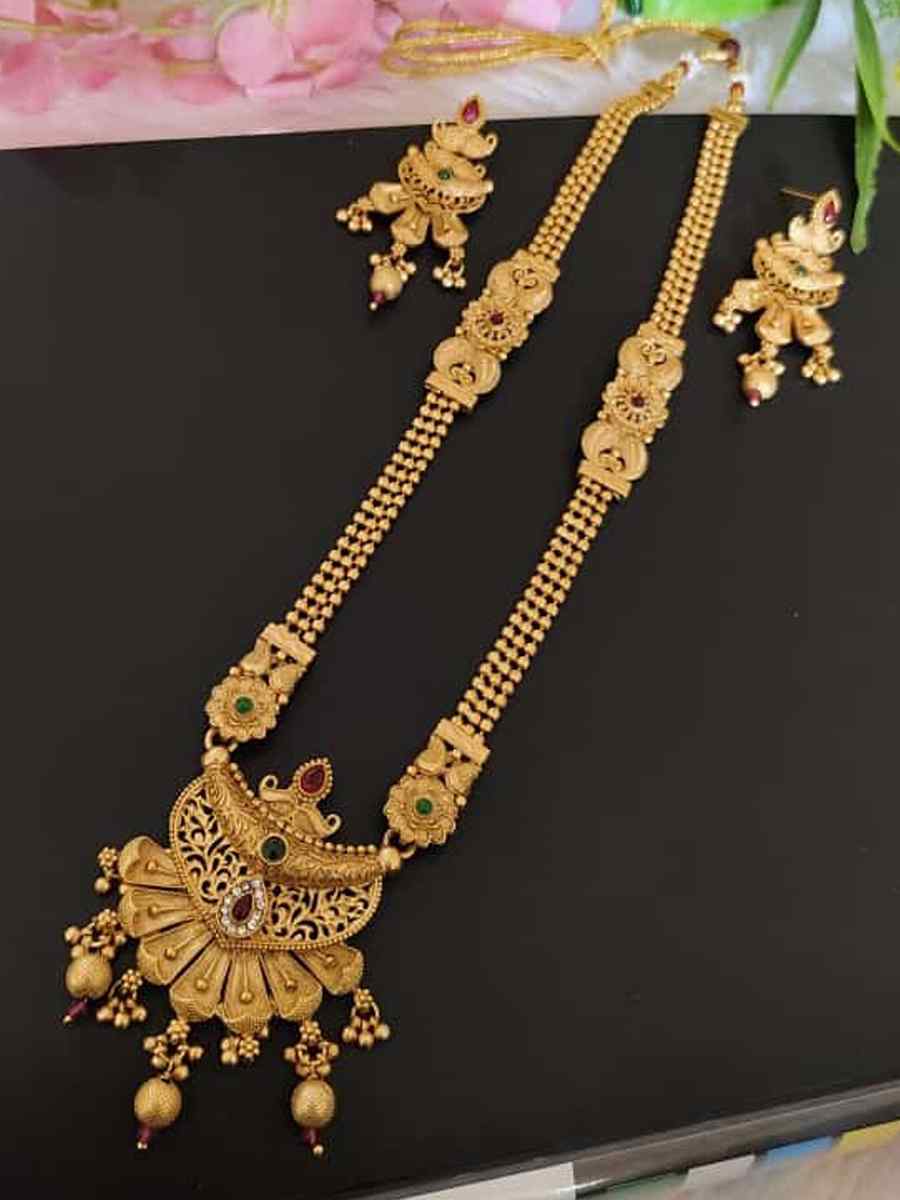 Golden Alloy Festival Wear Kundan Necklace