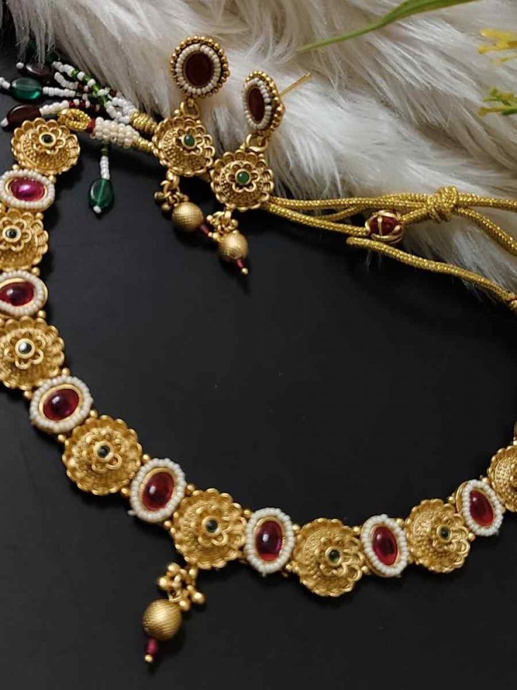 Golden Alloy Festival Wear Kundan Necklace