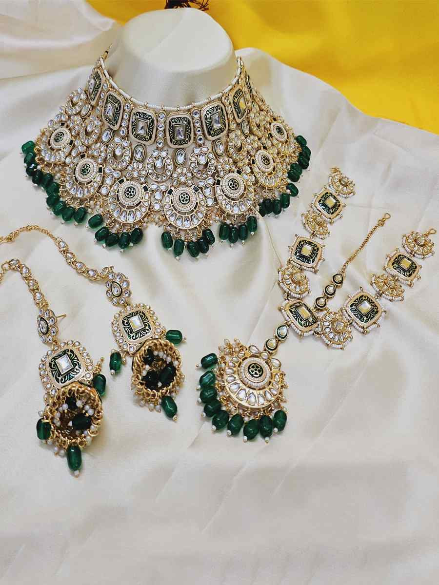 Green Alloy Bridal Wear Kundan Necklace