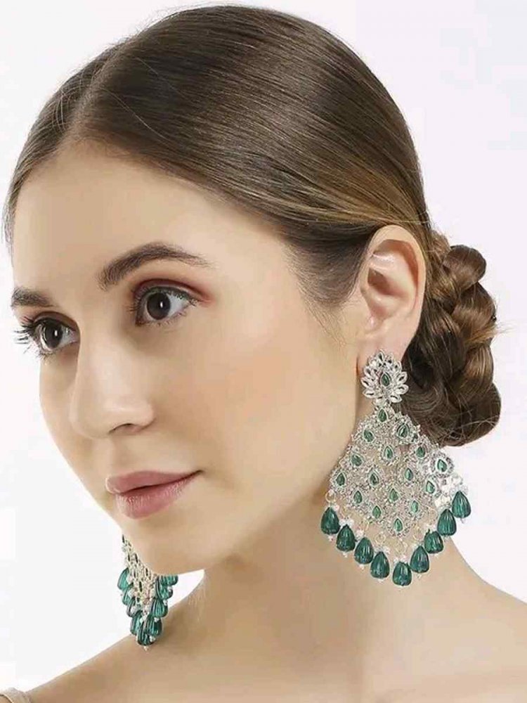 Green Alloy Festival Wear Kundan Earrings