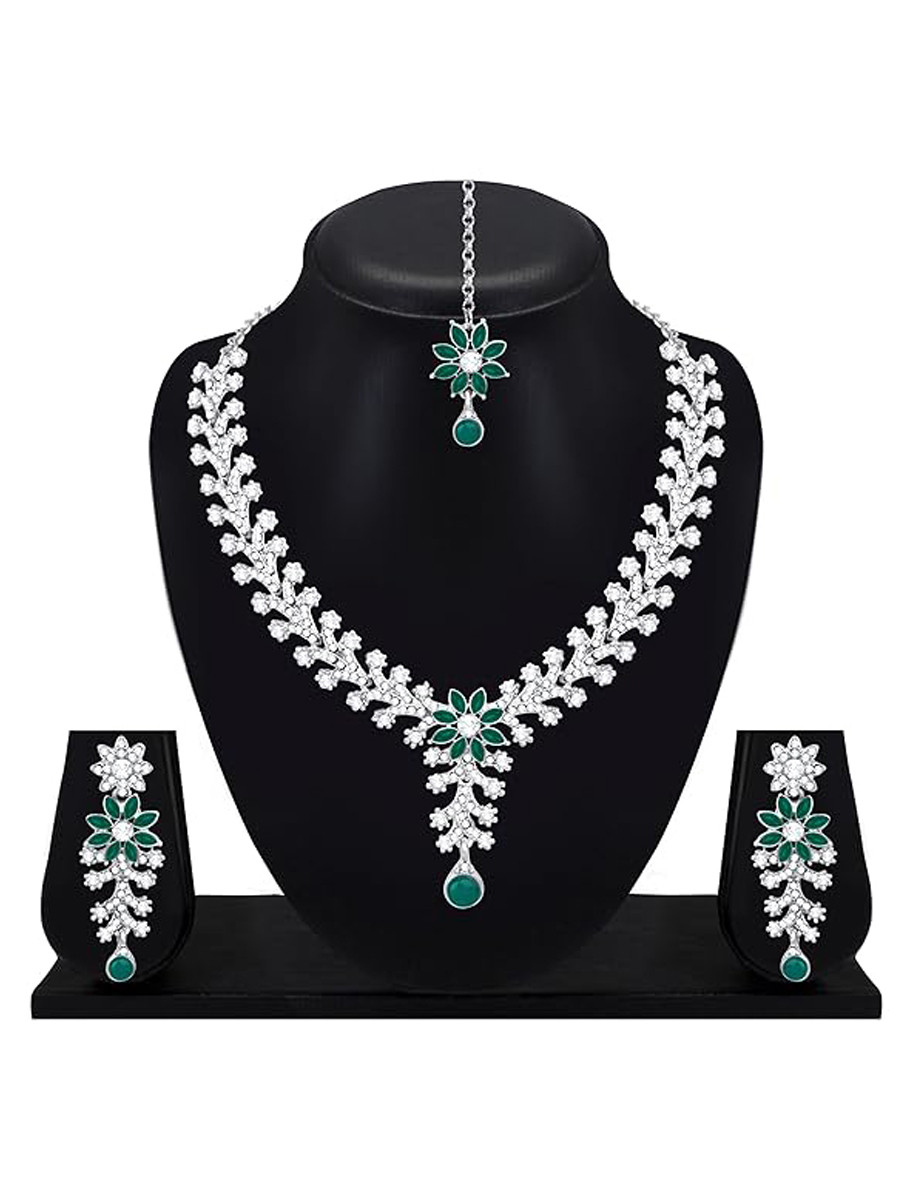 Green Alloy Festival Wear Kundan Necklace