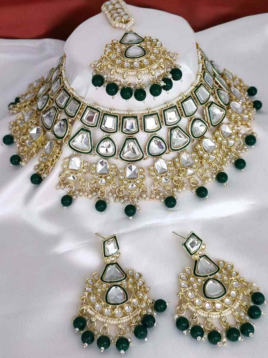 Green Alloy Festival Wear Kundan Necklace