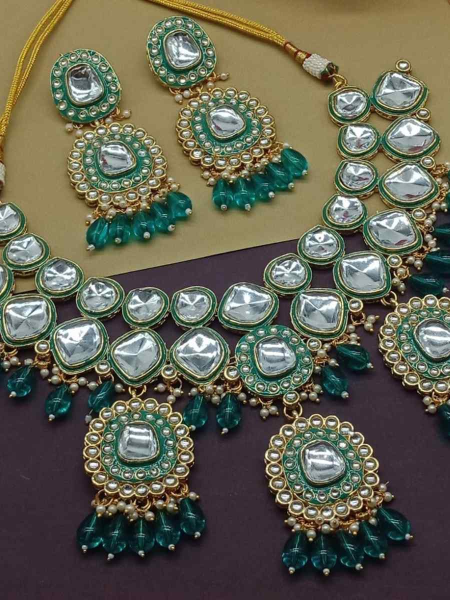 Green Alloy Metal Festival Wear Kundan Necklace