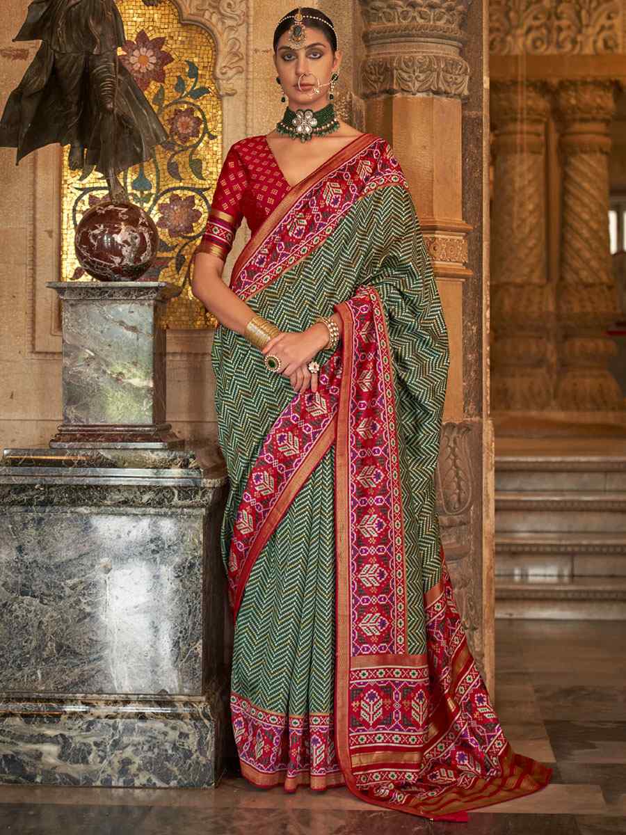 Green Banarasi Silk Handwoven Wedding Festival Heavy Border Saree