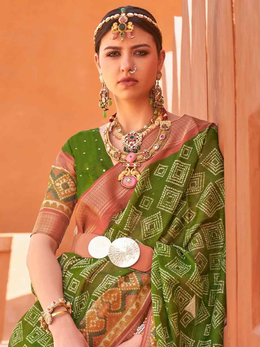 Green Cotton Silk Handwoven Casual Festival Classic Style Saree