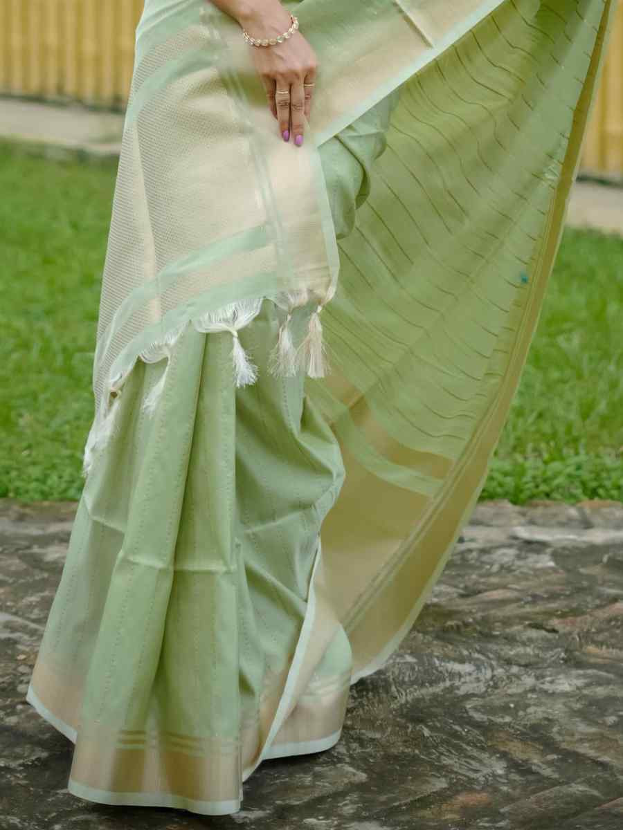 Green Raw Silk Handwoven Festival Wedding Heavy Border Saree