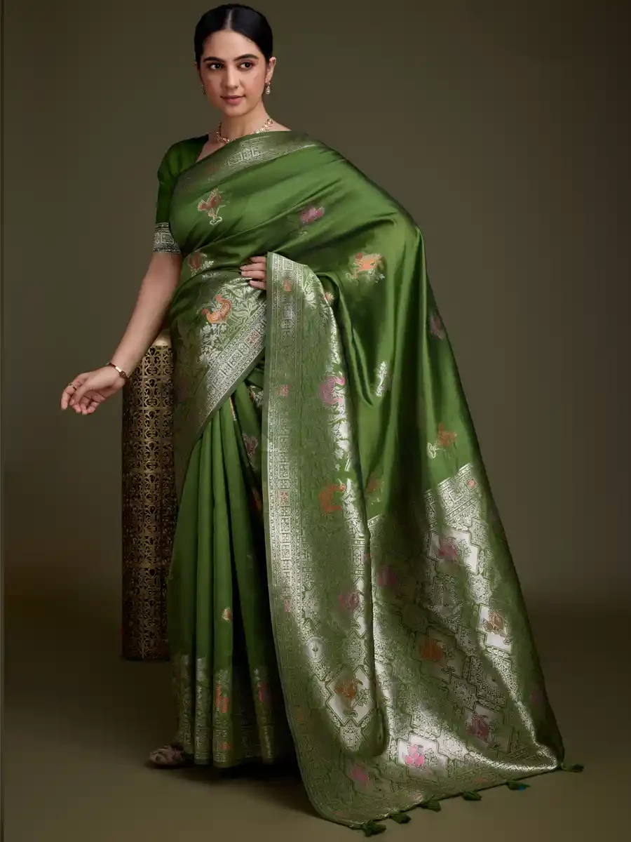 Green Soft Silk Handwoven Festival Wedding Heavy Border Saree