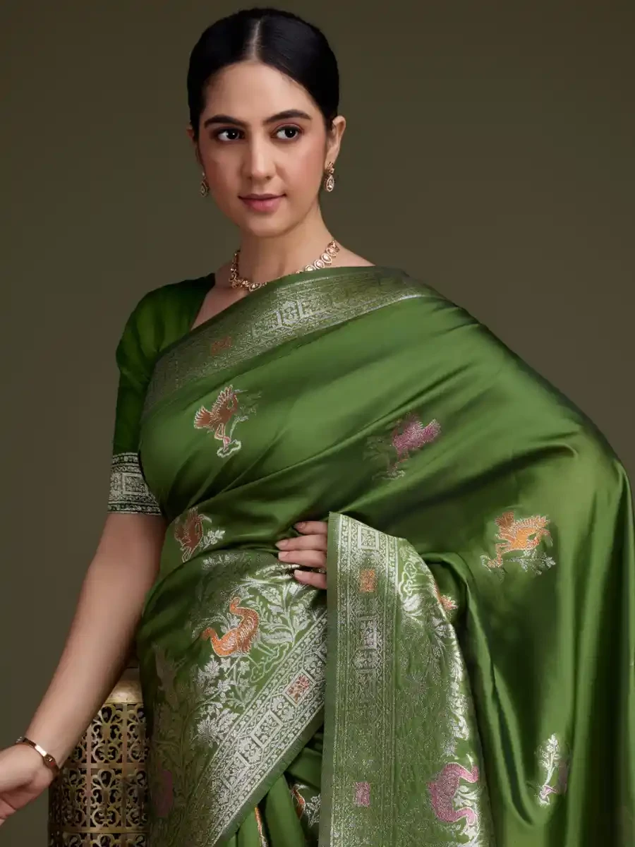 Green Soft Silk Handwoven Festival Wedding Heavy Border Saree