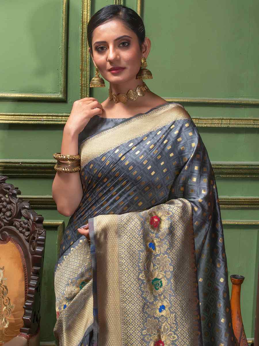 Grey Silk Handwoven Wedding Festival Heavy Border Saree