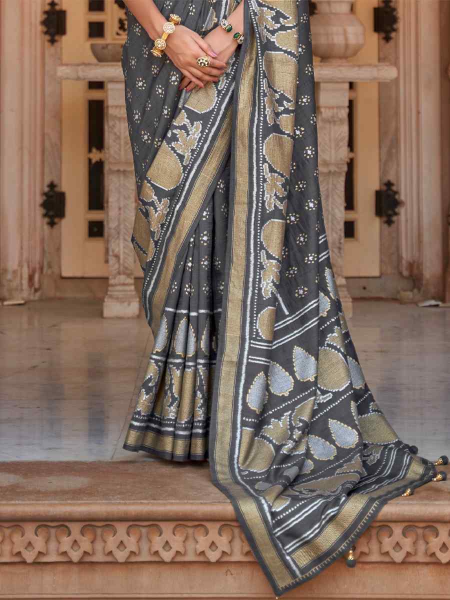 Grey Soft Silk Handwoven Wedding Festival Heavy Border Saree