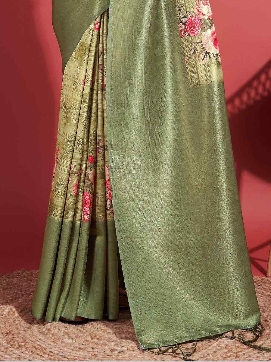 Parrot Green Soft Banarasi Silk Handwoven Festival Wedding Heavy Border Saree