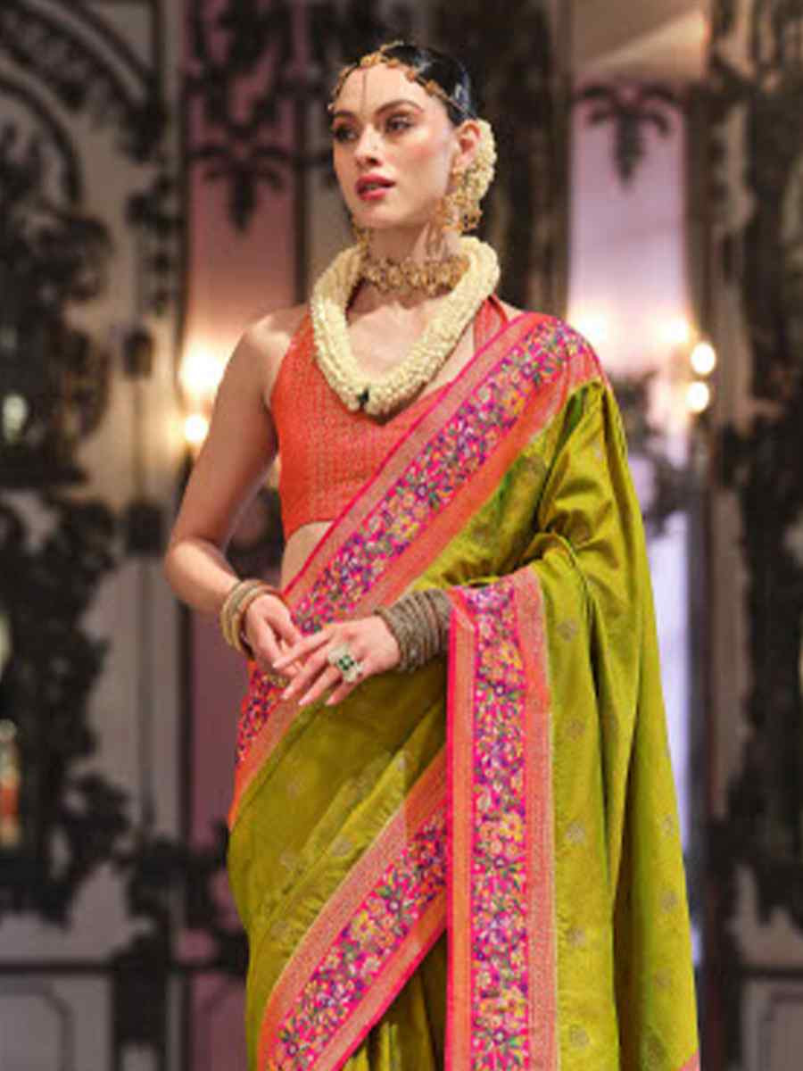 Pista Banarasi Poly Viscose Silk Handwoven Festival Wedding Heavy Border Saree