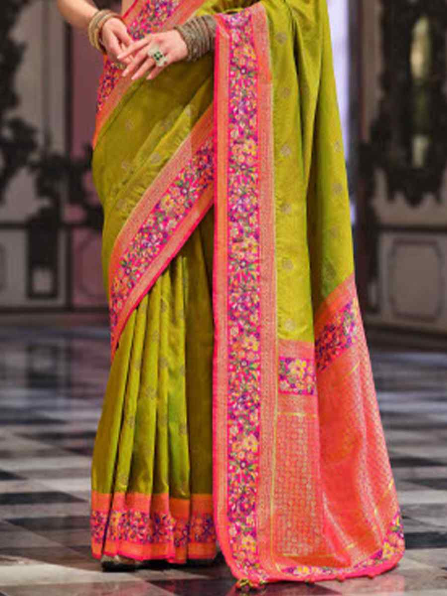 Pista Banarasi Poly Viscose Silk Handwoven Festival Wedding Heavy Border Saree