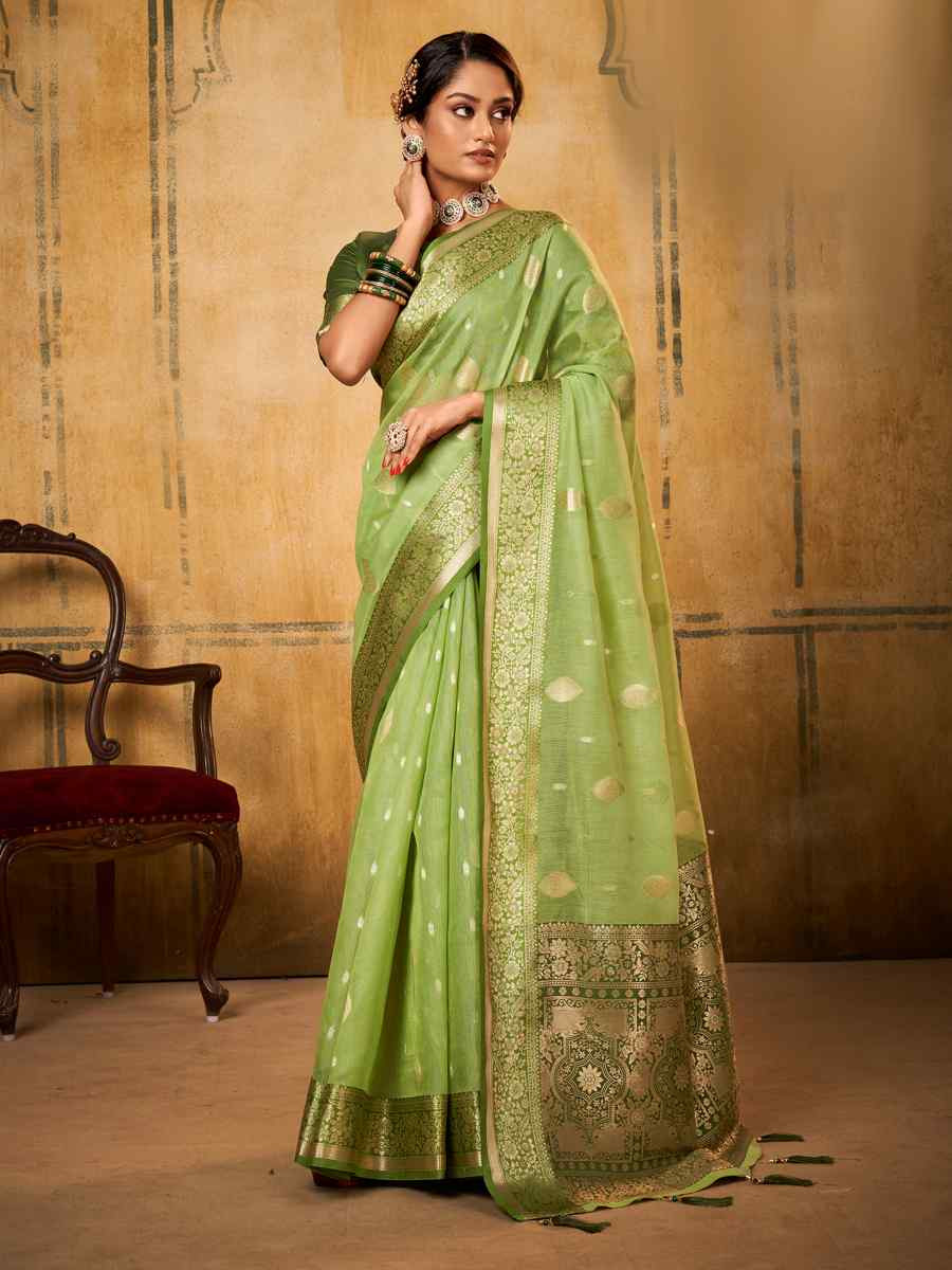 Pista Banarasi Slik Handwoven Festival Wedding Heavy Border Saree