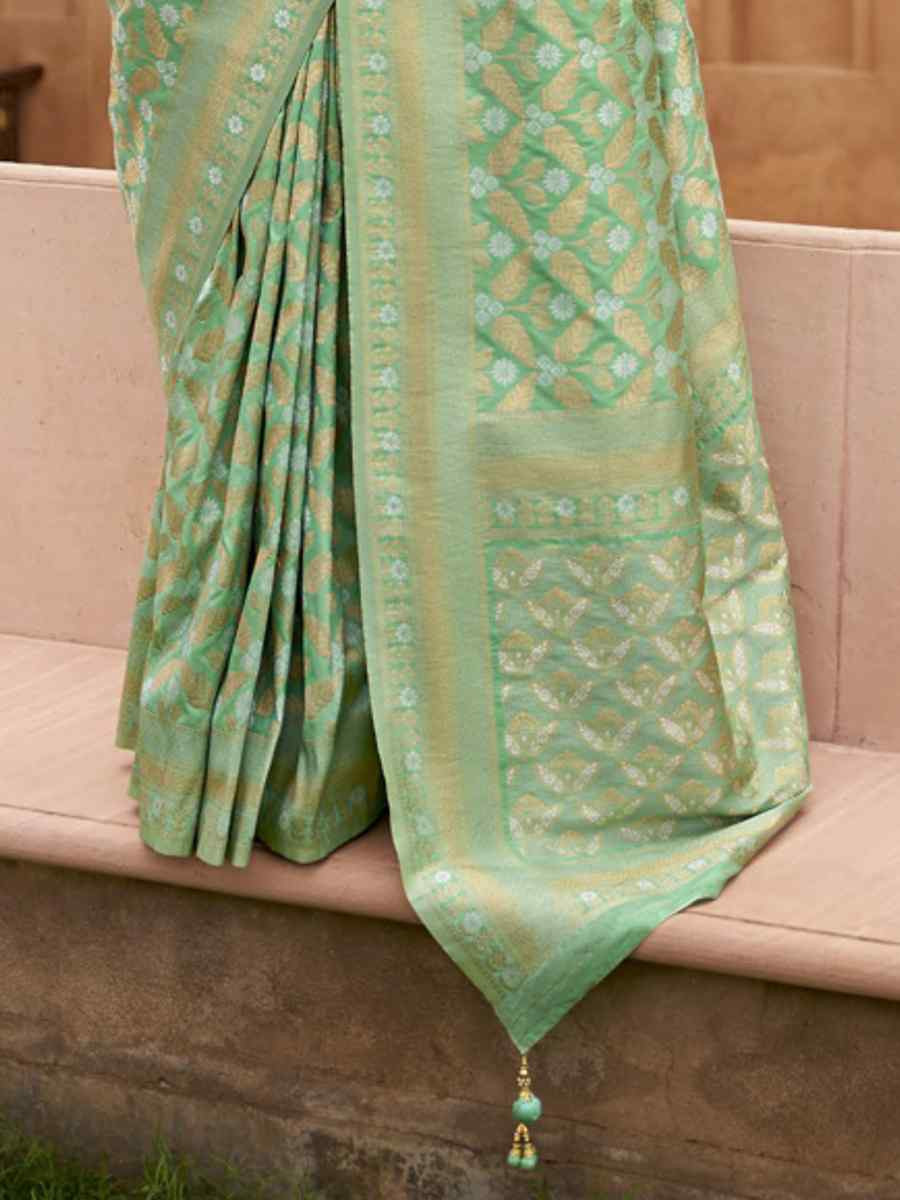 Pista Poly Viscose Silk Banarasi Silk Handwoven Festival Casual Heavy Border Saree