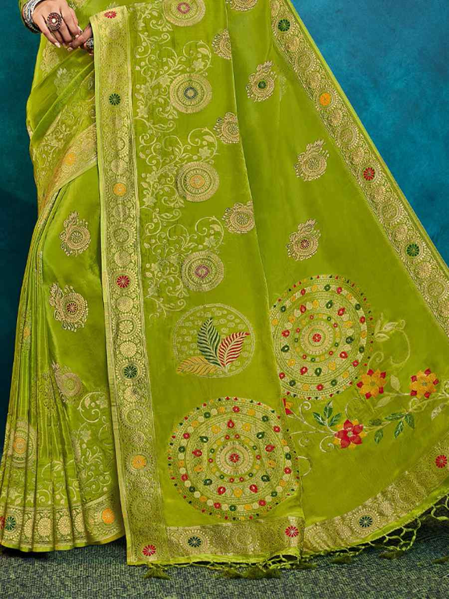 Pista Silk Handwoven Festival Casual Classic Style Saree