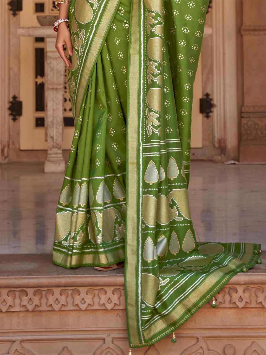 Pista Soft Silk Handwoven Wedding Festival Heavy Border Saree