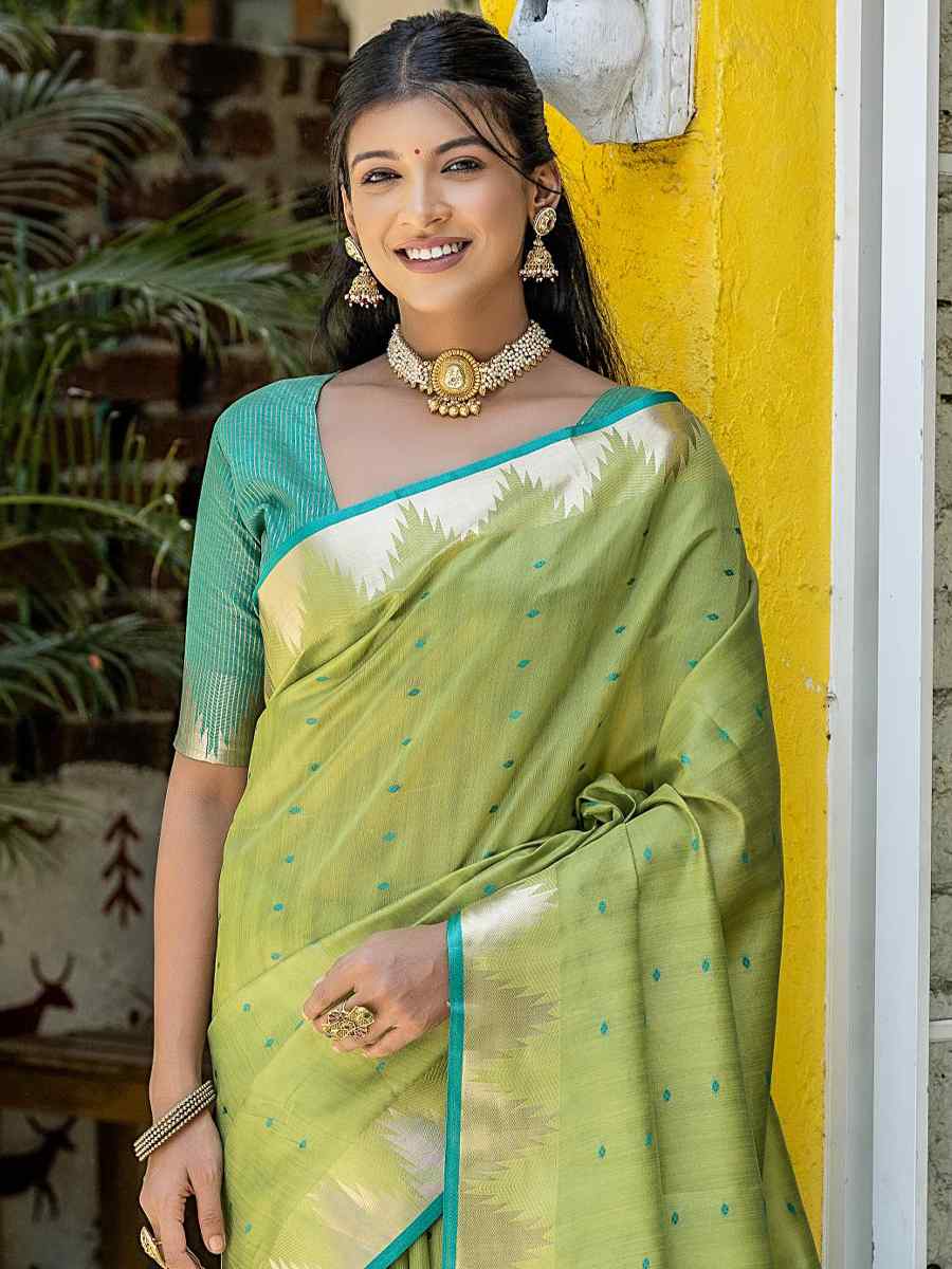 Pista Tussar Silk Handwoven Festival Casual Classic Style Saree