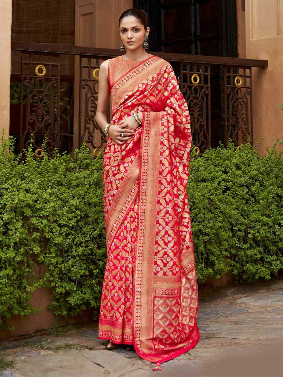 Red Poly Viscose Silk Banarasi Silk Handwoven Festival Casual Heavy Border Saree