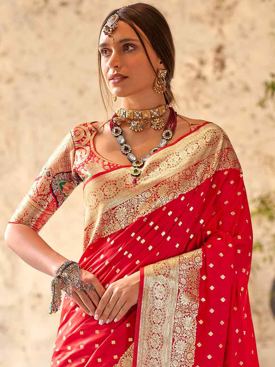 Red Soft Silk Handwoven Festival Wedding Heavy Border Saree