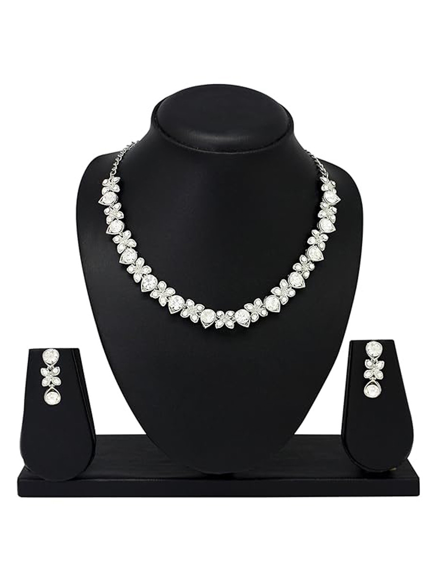 White Alloy Festival Wear Kundan Necklace