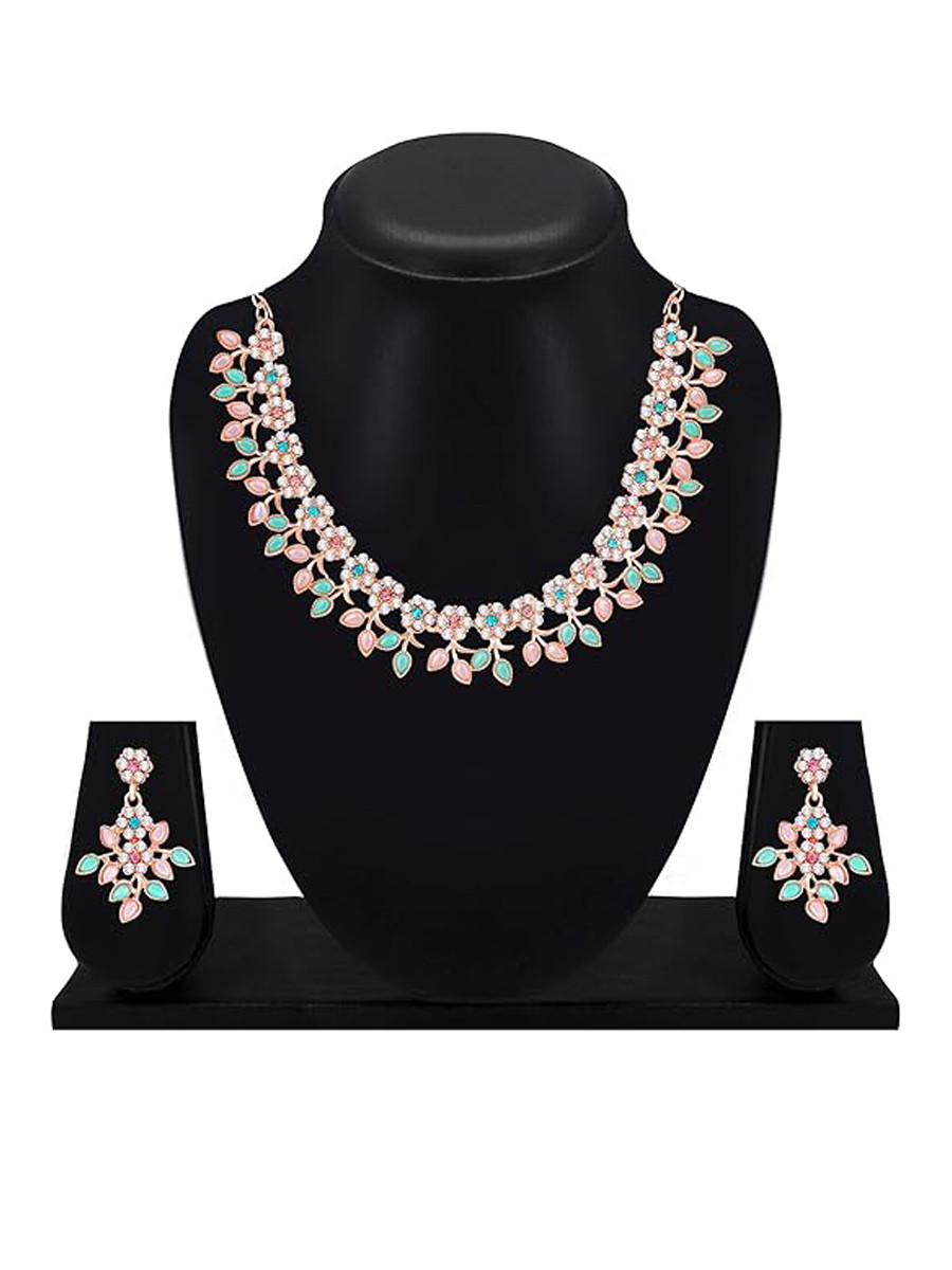 White Alloy Festival Wear Kundan Necklace