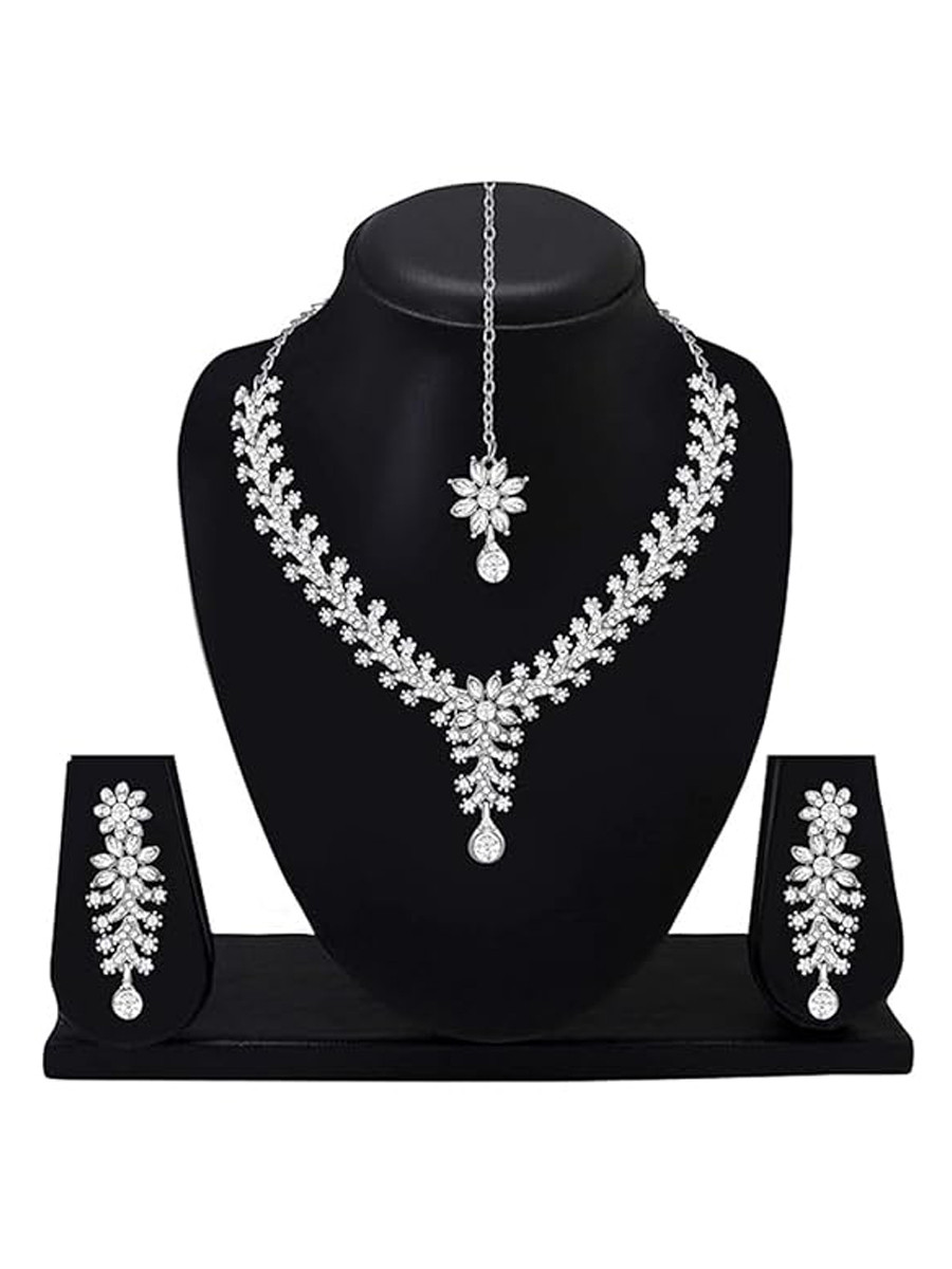 White Alloy Festival Wear Kundan Necklace