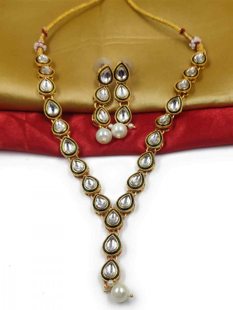 White Alloy Festival Wear Kundan Necklace