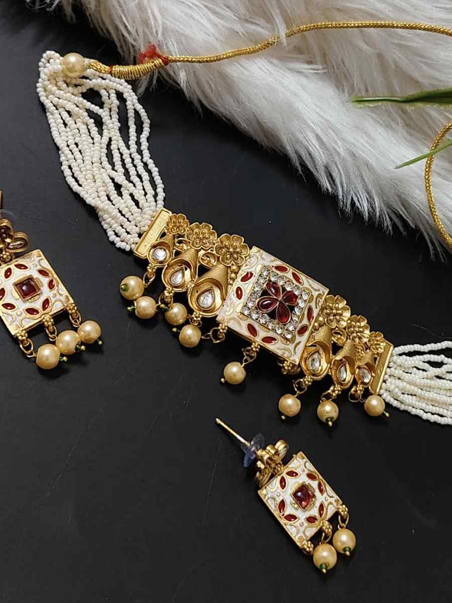 White Alloy Festival Wear Kundan Necklace