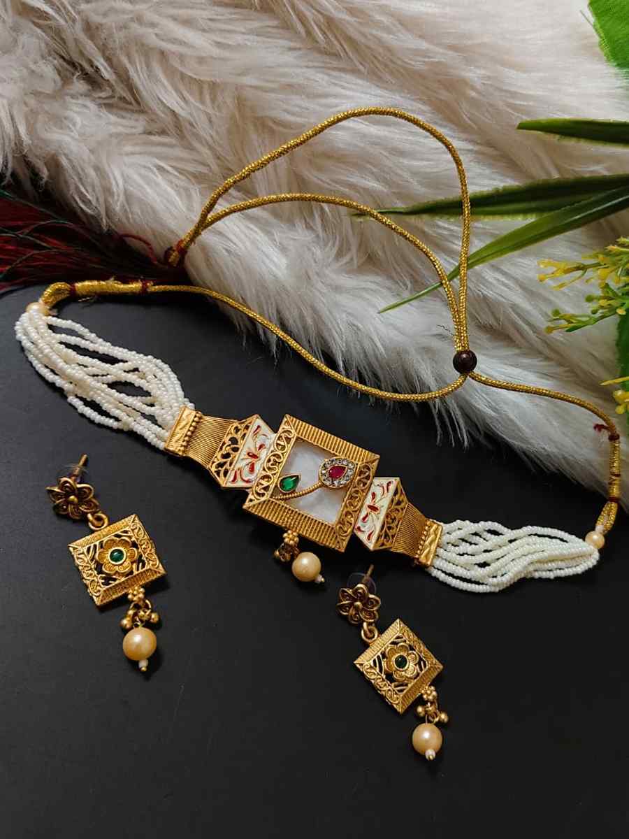 White Alloy Festival Wear Kundan Necklace