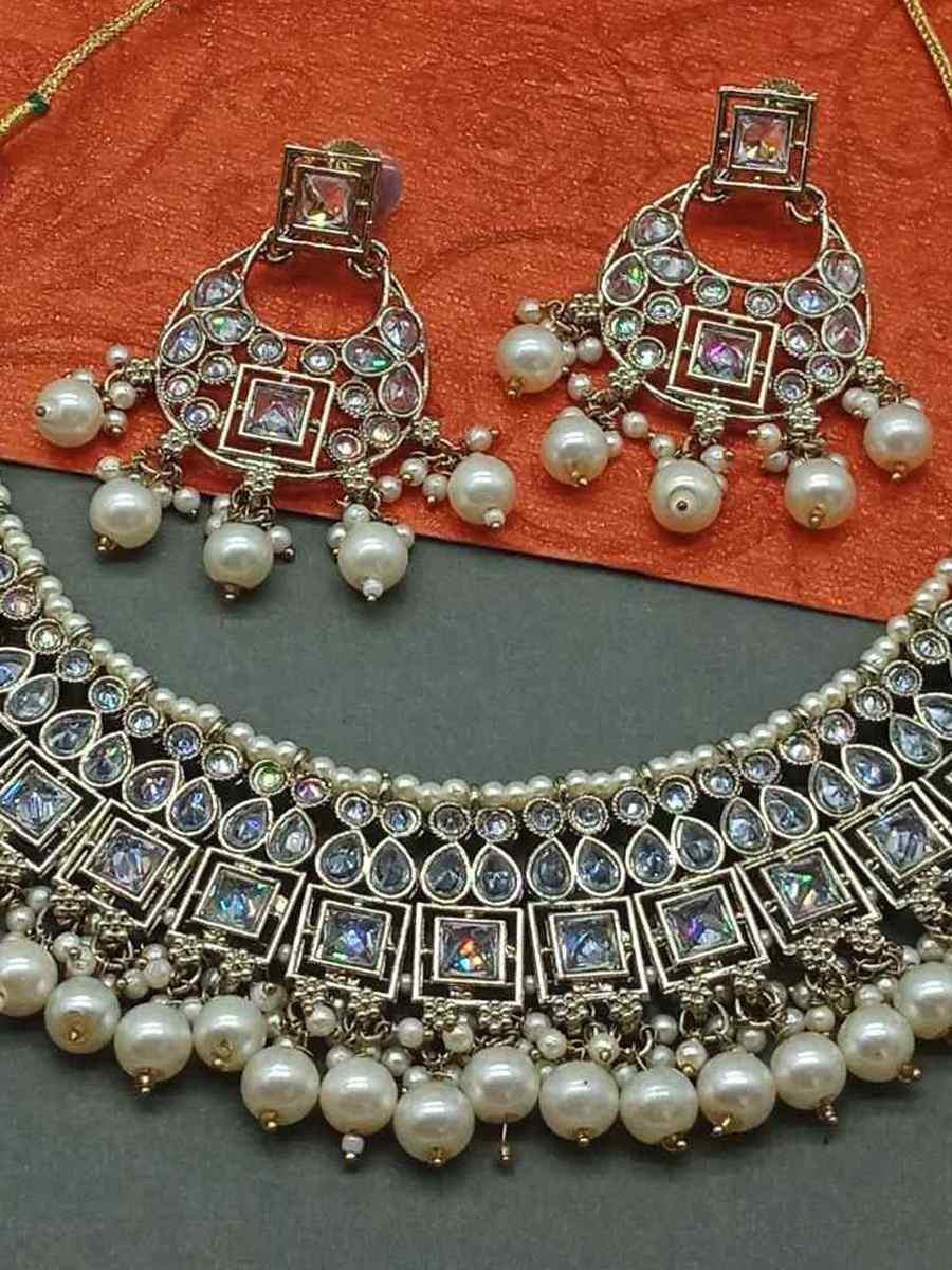 White Alloy Festival Wear Kundan Necklace