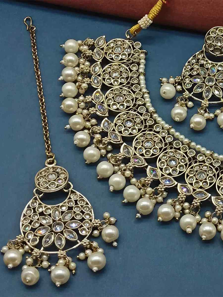 White Alloy Festival Wear Kundan Necklace