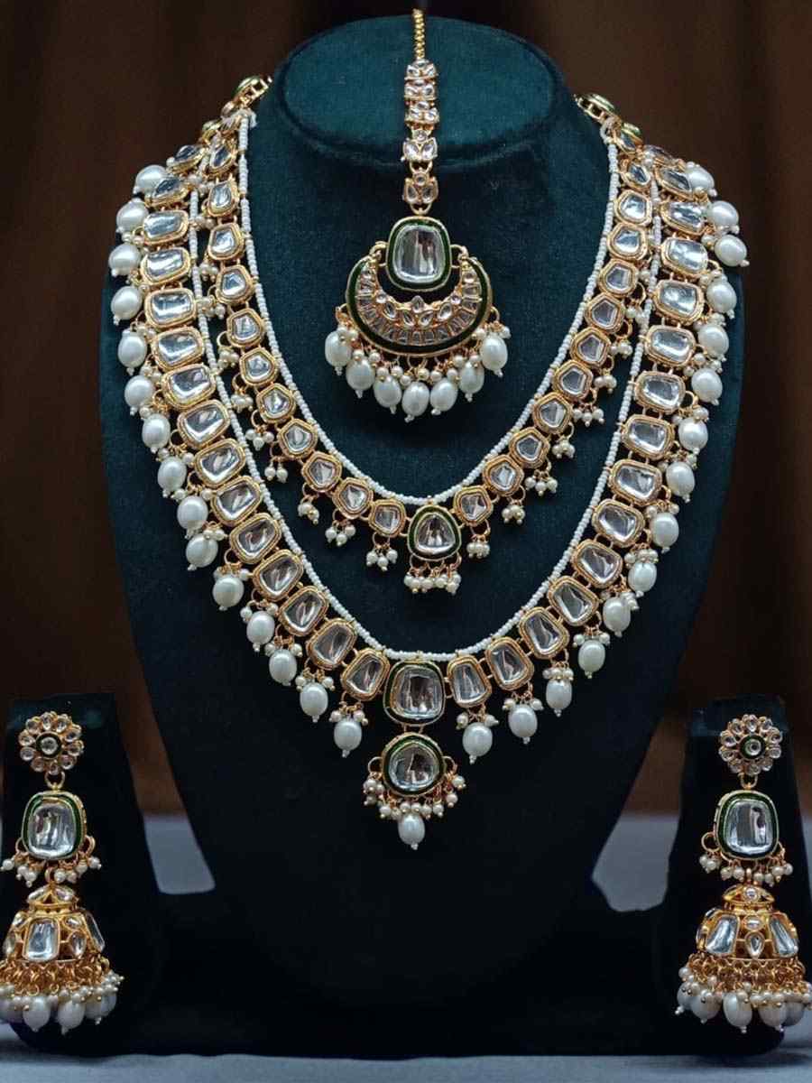 White Alloy Festival Wear Kundan Necklace