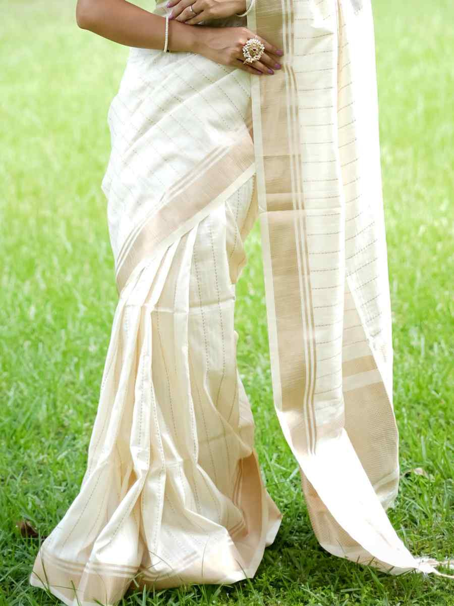 White Banarasi Raw Silk  Handwoven Festival Wedding Heavy Border Saree