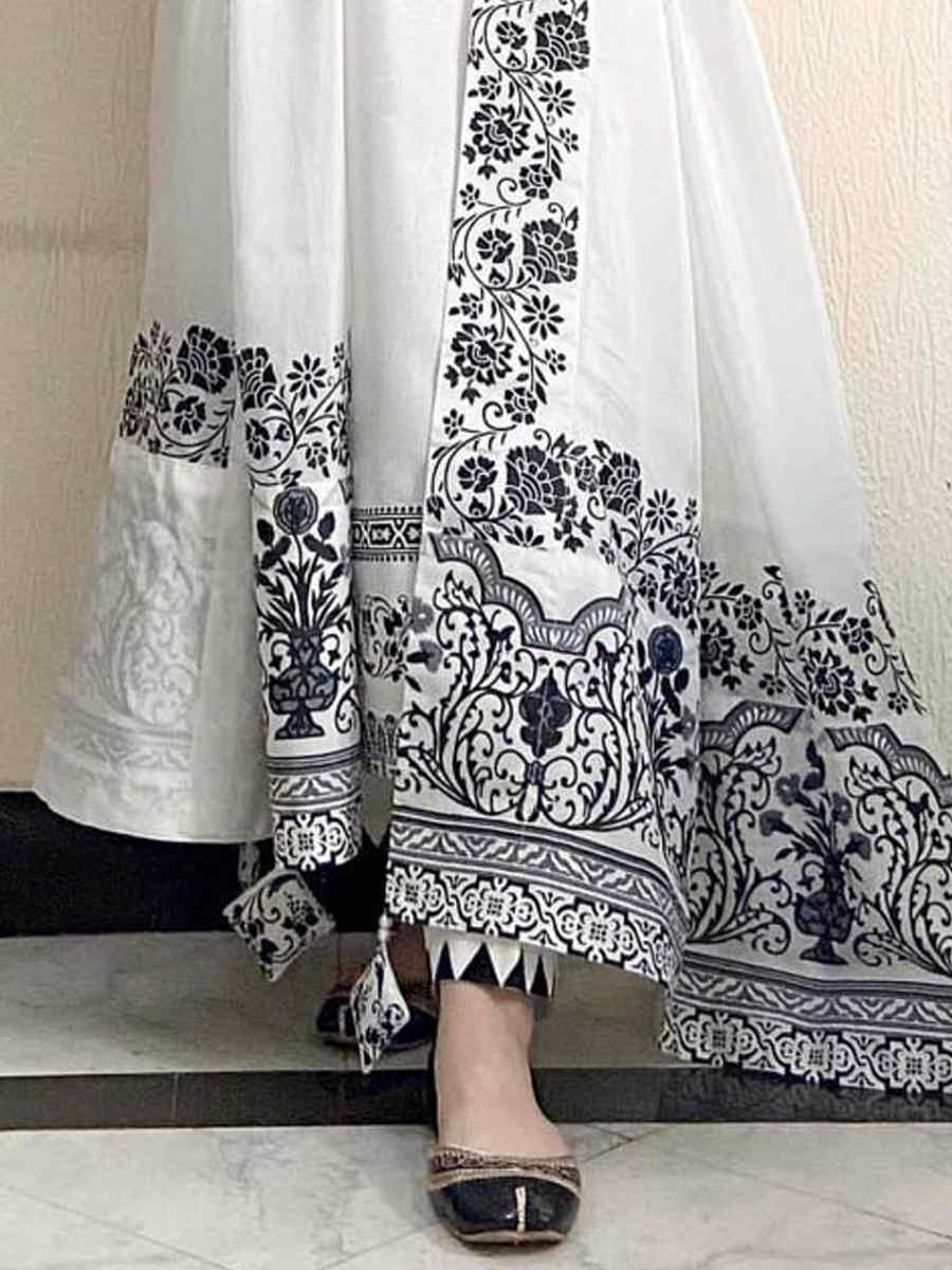 White Heavy Faux Georgette Embroidered Festival Wedding Anarkali Salwar Kameez