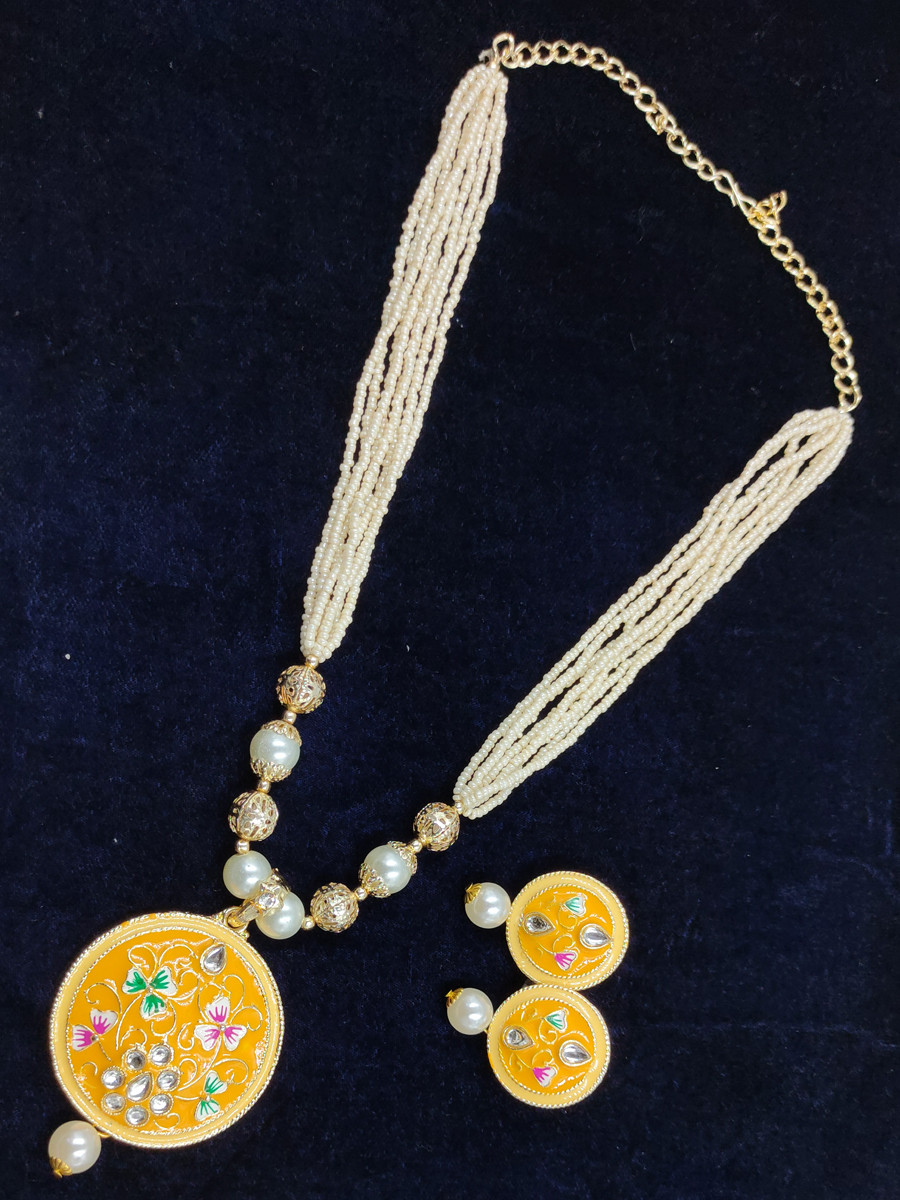 Yellow Alloy Festival Wear Kundan Necklace