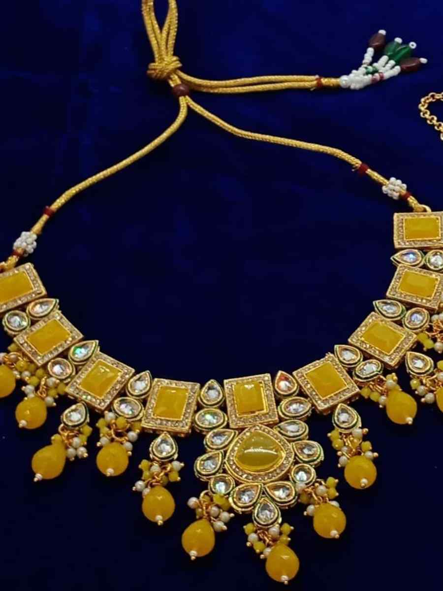 Yellow Alloy Metal Festival Wear Kundan Necklace