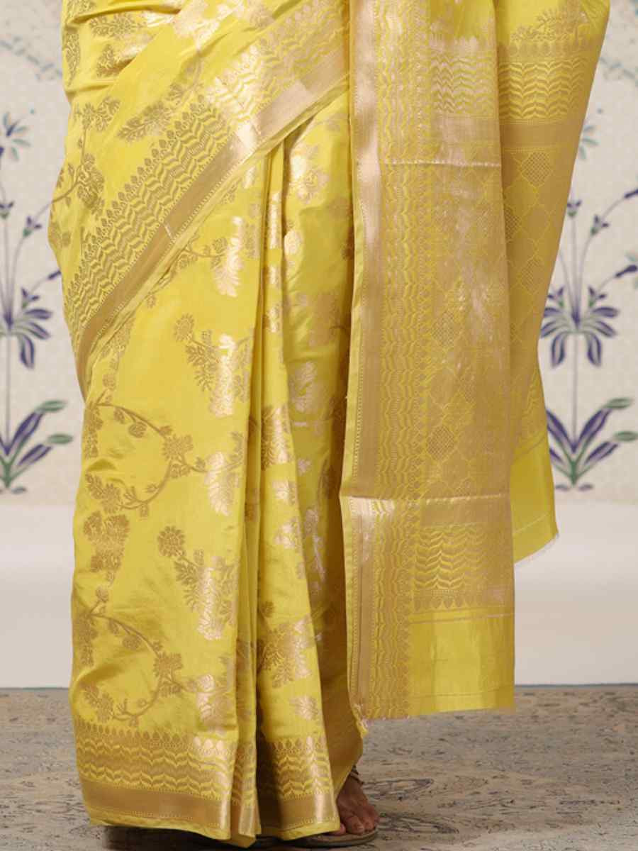 Yellow Silk Blend Handwoven Festival Wedding Heavy Border Saree