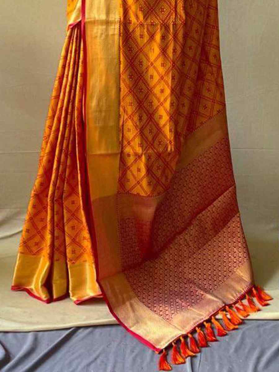 Yellow Soft Banarasi Silk Handwoven Festival Wedding Heavy Border Saree