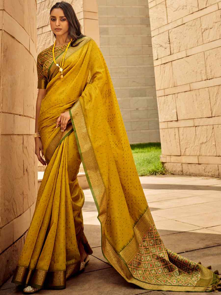 Yellow Weaving Silk Handwoven Wedding Festival Heavy Border Saree